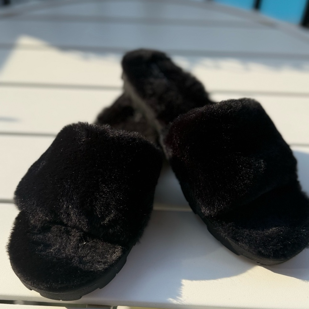 Kelly & Katie Cozy Black Faux Fur Women's Slippers L